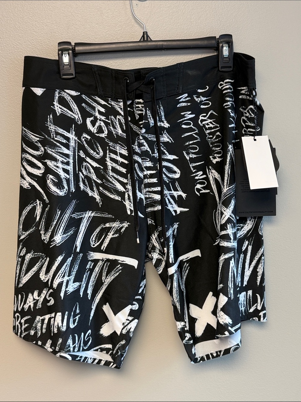 Cult of Individuality Graphic Board Shorts NWT Black White Size L